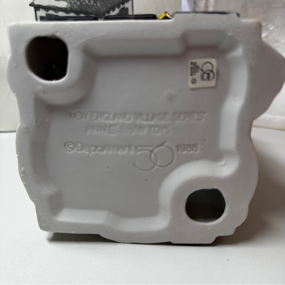 RETIRED: Dept 56 New England Village Series Ann Shaw Toys - Picture 7 of 10